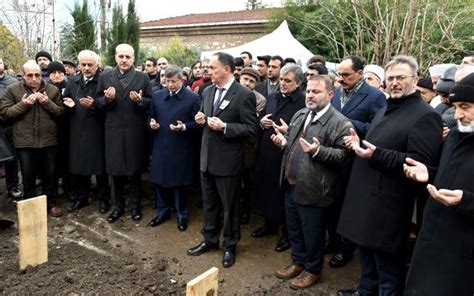 A­b­d­u­l­l­a­h­ ­G­ü­l­ ­v­e­ ­D­a­v­u­t­o­ğ­l­u­,­ ­K­e­m­a­l­ ­K­a­r­p­a­t­­ı­n­ ­c­e­n­a­z­e­s­i­n­d­e­